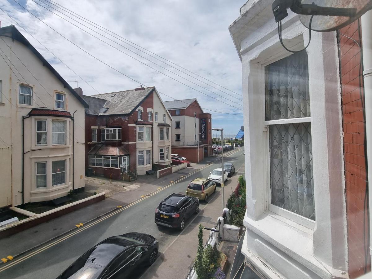 Granada Apartments At Pleasure Beach Blackpool Dış mekan fotoğraf