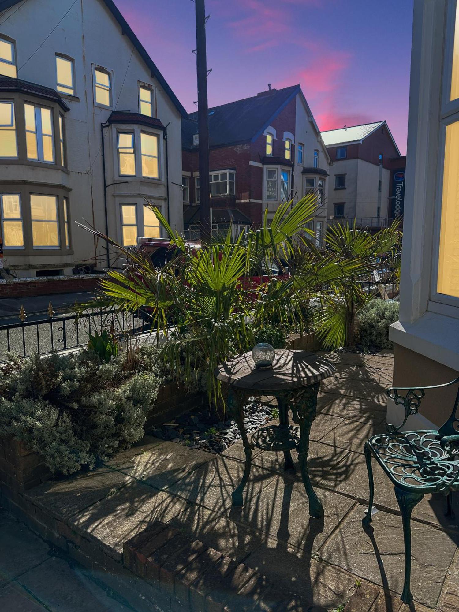 Granada Apartments At Pleasure Beach Blackpool Dış mekan fotoğraf